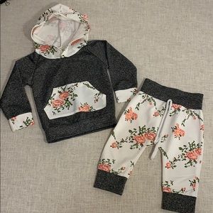 Baby girl outfit  “70”
